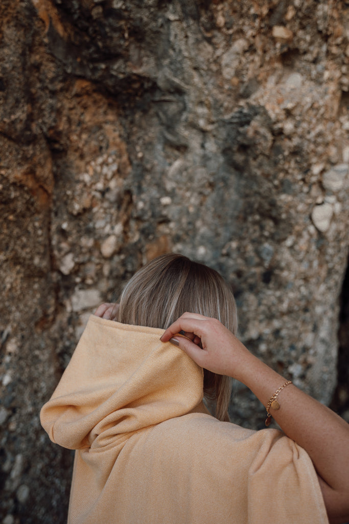 VINGA Tolo hammam terry beach poncho - Yellow