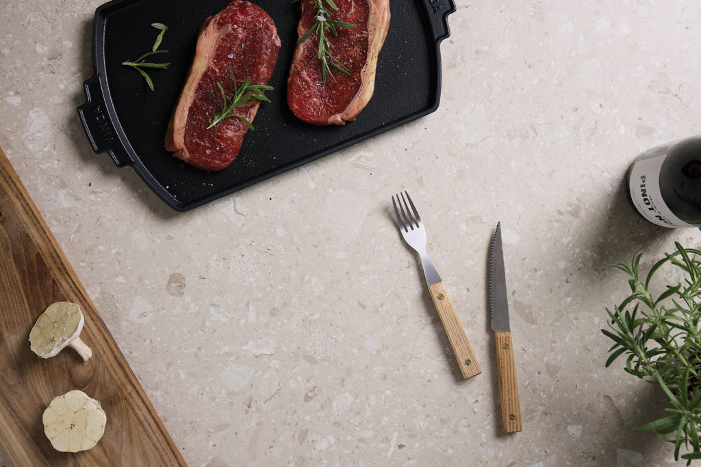 VINGA Paso 8 pcs bbq cutlery set - Brown
