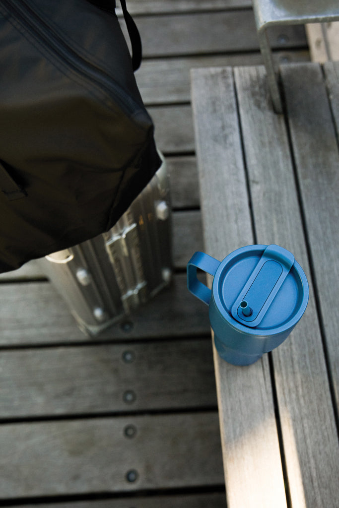 VINGA Eos voyager RCS recycled SS 800ml - Navy