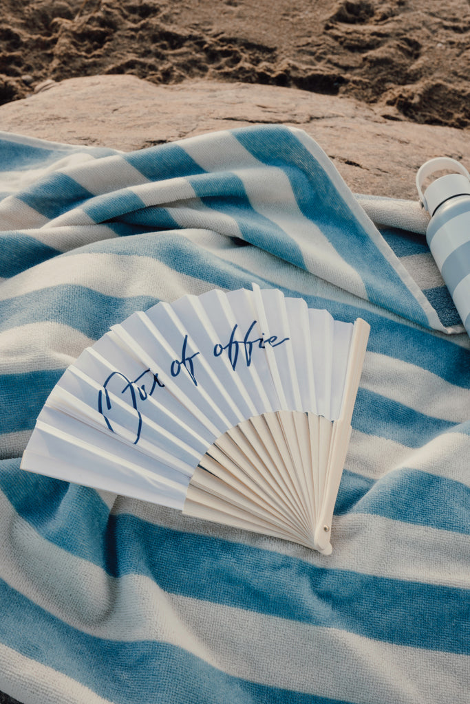 VINGA Out of office hand fan - White