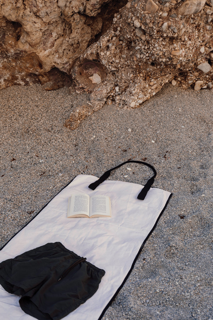 VINGA Volonne AWARE™ recycled canvas beach mat - Off White