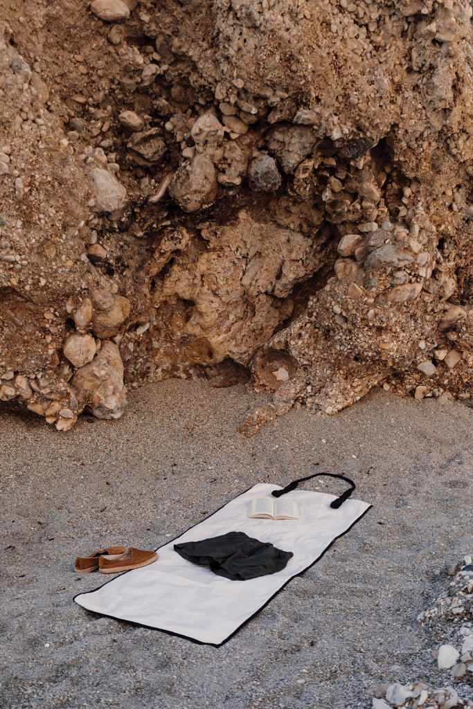 VINGA Volonne AWARE™ recycled canvas beach mat - Off White