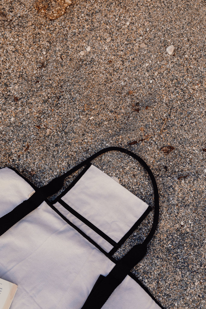 VINGA Volonne AWARE™ recycled canvas beach mat - Off White