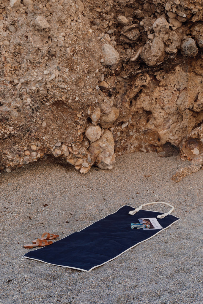VINGA Volonne AWARE™ recycled canvas beach mat - Blue