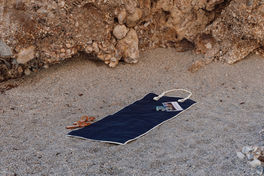 VINGA Volonne AWARE™ recycled canvas beach mat - Blue