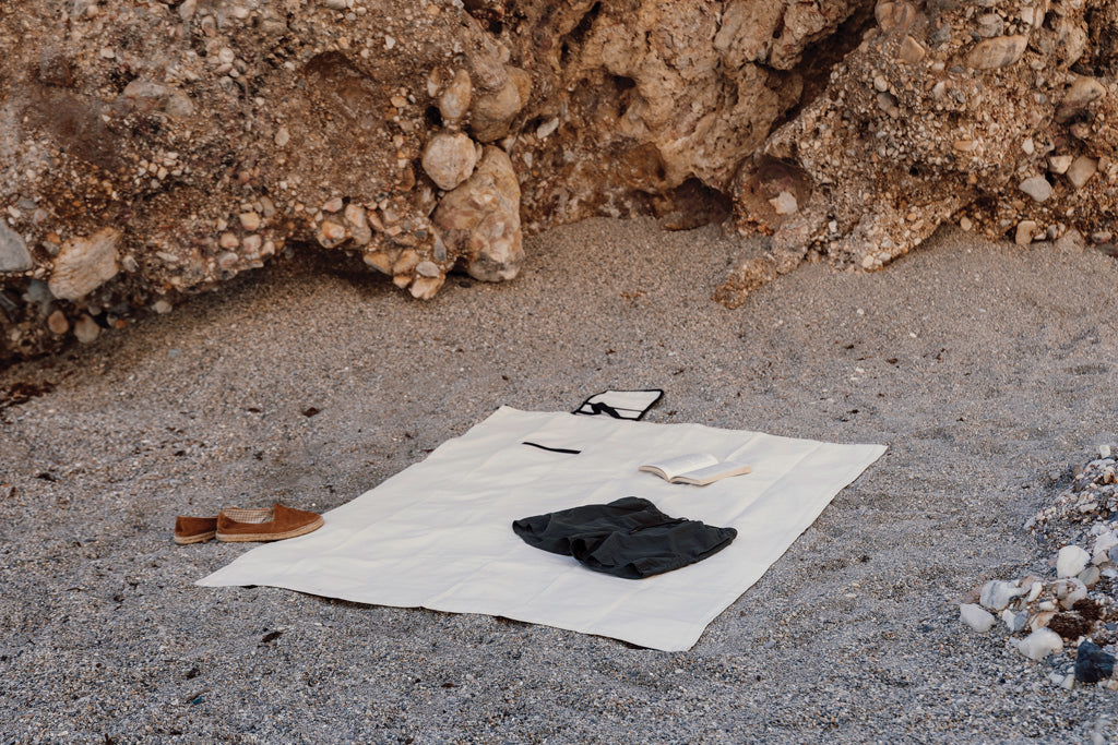VINGA Volonne AWARE™ recycled canvas picnic blanket - Off White