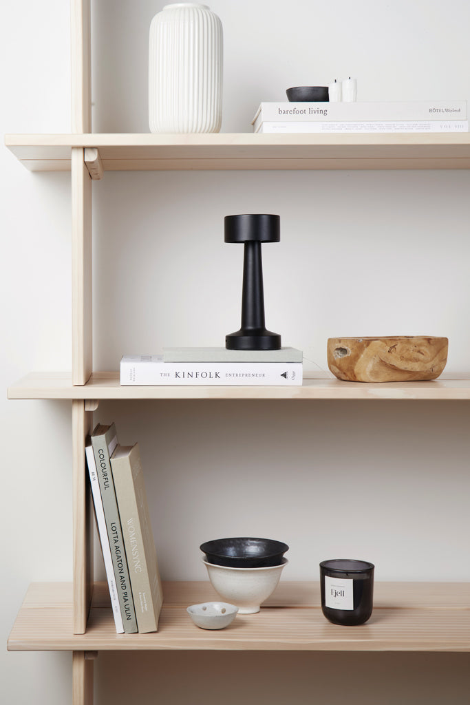 VINGA Maris RCS recycled ABS table lamp - Black