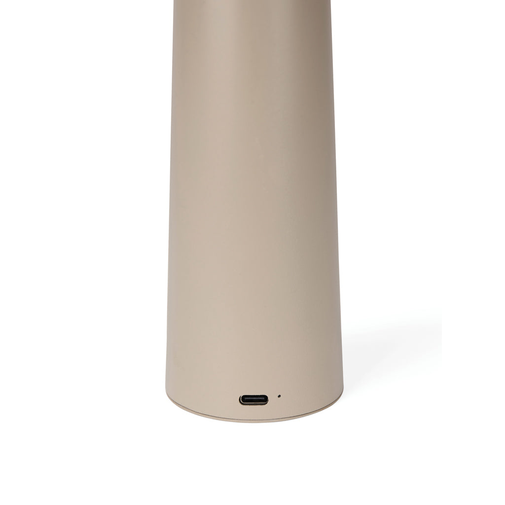 VINGA Avery RCS table lamp - Greige