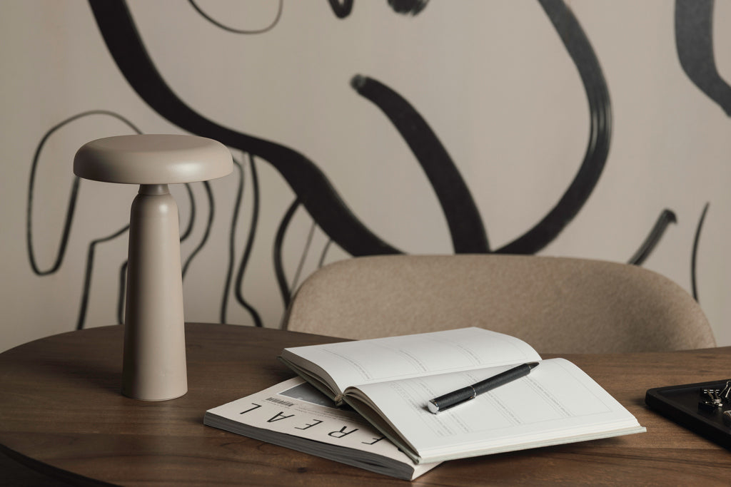 VINGA Avery RCS table lamp - Greige