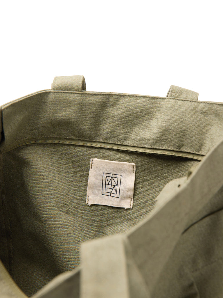 VINGA Hilo AWARE™ recycled canvas zip tote - Green