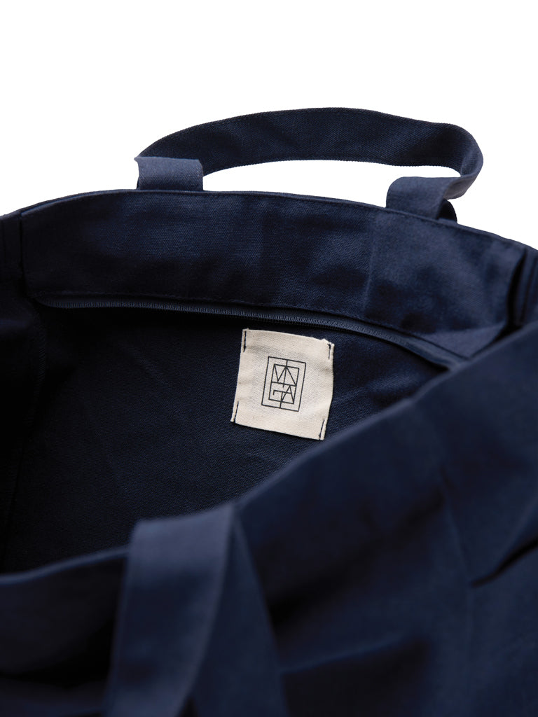 VINGA Hilo AWARE™ recycled canvas zip tote - Navy