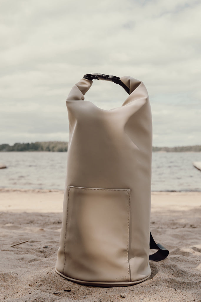 VINGA Baltimore RCS Roll-top cooler bag - Greige