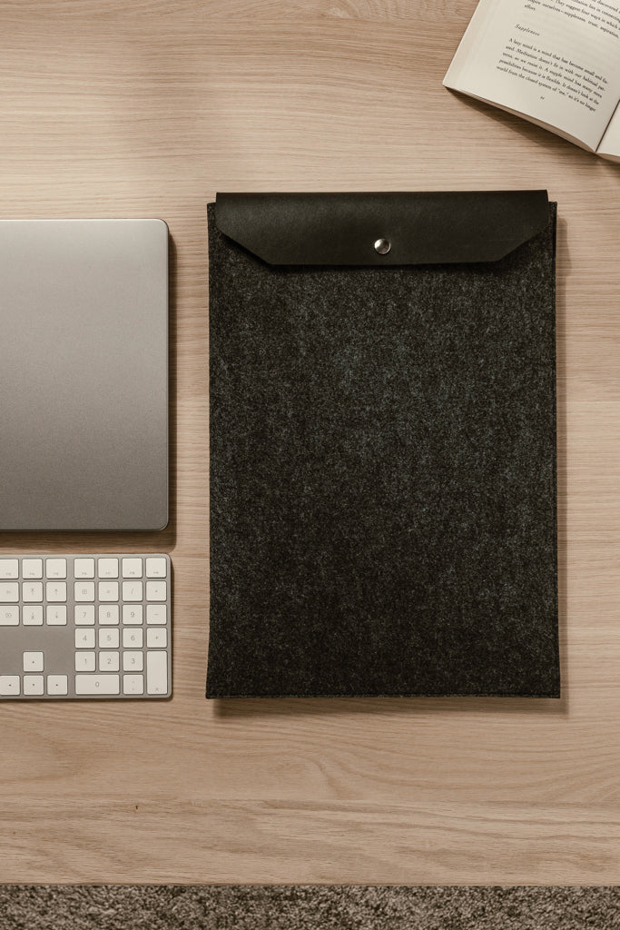 VINGA Albon GRS recycled felt 17' laptop sleeve - Black