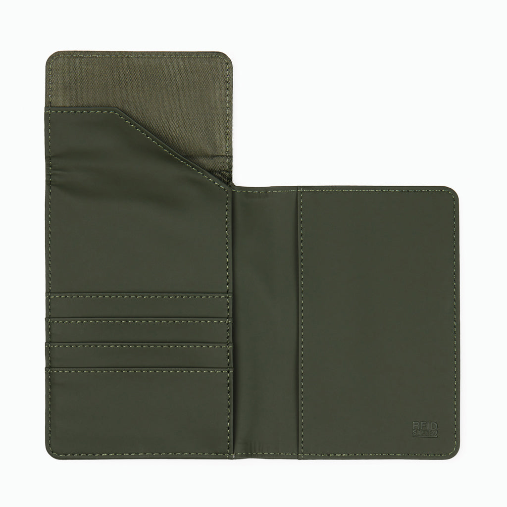 VINGA Baltimore RCS recycled polyester RFID passport cover - Green